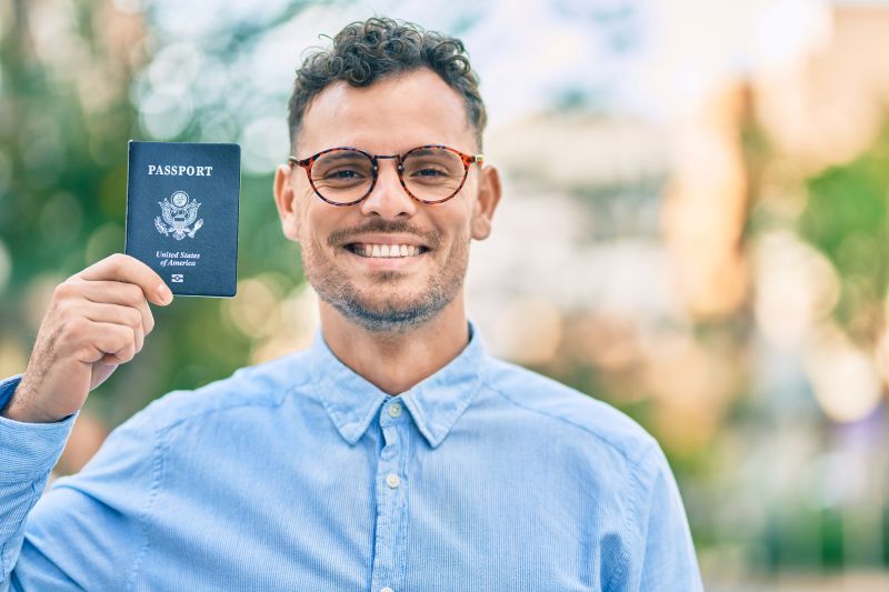 Laredo TX E-2 Visa Attorney Helps Family Members To Work Or Study