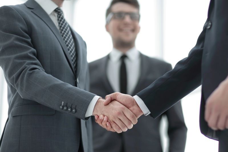 Laredo TX E-2 Visa Lawyer Helps Investors